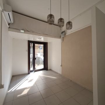 Poslovni prostor: Zagreb (Donji grad), ulični lokal, 15 m2