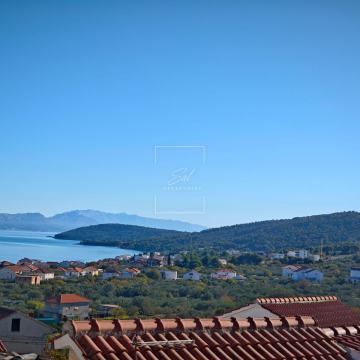 Potpuno namještena kuća 350 m od mora – idealna za turistički najam i