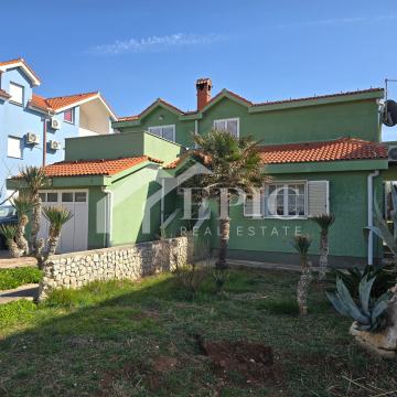 POVLJANA - OBITELJSKA KUĆA