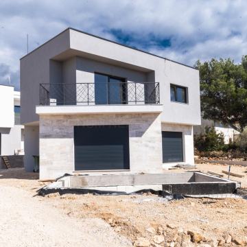 Predivna samostojeća kuća s bazenom, Podsolarsko- Šibenik