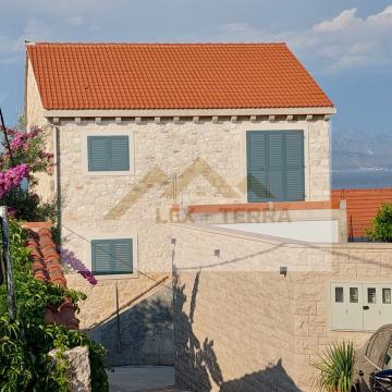 Predivna stara kamena kuća,40 metara od mora u Sutivanu.