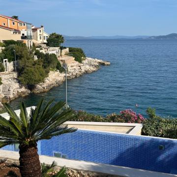 Beachfront Villa in Trogir - Okrug, Ciovo - First Row - Prvi Red Split