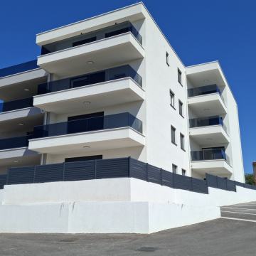 Primošten novogradnja useljivo