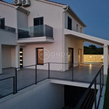 Primošten, prodaja luksuzne vile - 200 m2