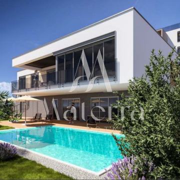PRIMOŠTEN - VILA S BAZENOM I WELLNESSOM P3