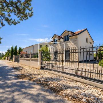 Privlaka - 2 vrhunska objekta s bazenom, PRILIKA! 549000EUR