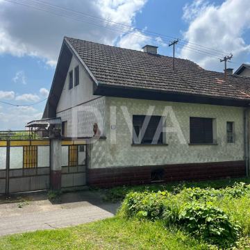 Prizemnica s okućnicom i pomoćnim objektom  u Podvinju