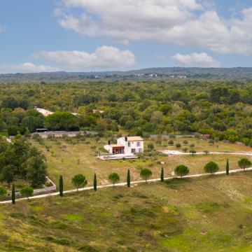 Prodaja imanja od 34.315 m2 s kućom i bazenom – KURILI, ISTRA