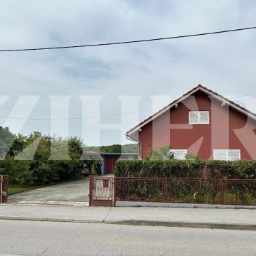 PRODAJA, JASTREBARSKO, KUĆA 300 M2 + 650 M2 OKUĆNICE + 550 M2