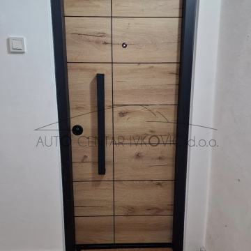 Novo preuređeni jednosobni stan u centru Vojnića