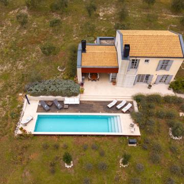PRODAJA! Kuća s bazenom na 34.315 m2 zemljišta – KANFANAR, ROVINJ