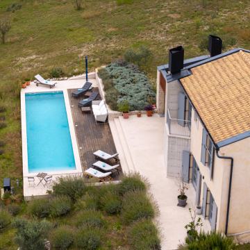 Istra, 34.000 m² privatnosti, arhitektonska kuća, 15 min Rovinj
