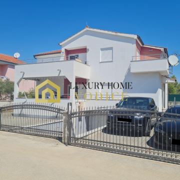 Prodaja, Kuća, Samostojeća, Šibensko-kninska županija, Vodice, Srima