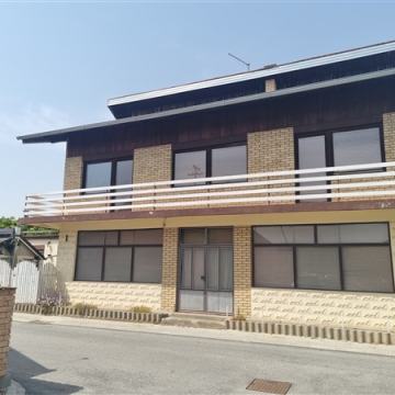 PRODAJA Kuća: Višnjevac, Poštansko naselje, 270.00 m2