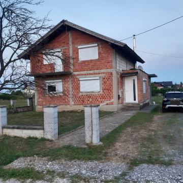 Prodaja kuce u mjestu Lukavec