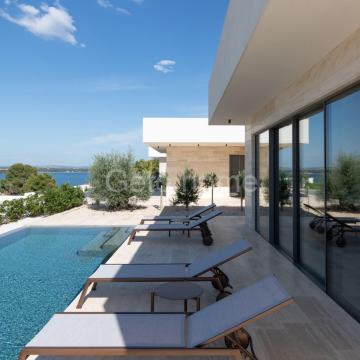 PRODAJA - LUKSUZNA VILA 130 m2 - TKON (PAŠMAN)