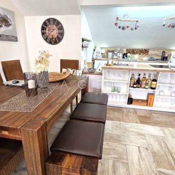 Prodaja - obiteljska kuća Resnik, 2 stana