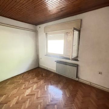 Prodaja, črnomerec, kuća sa 3 stana i garažom!!