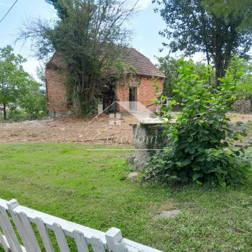 Prodaje se kuća za adaptaciju u Oroslavju