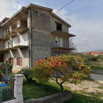 Prodaje se kuća u Brnazama površine 444.00 m2