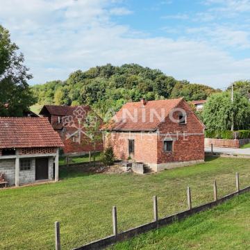 Prodaje se kuća s okućnicom i dodatnom zgradom – blizina Zaboka i auto