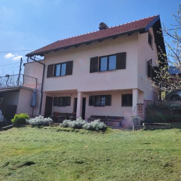 Prodaje se kuća u Otruševcu - Samobor, 213 m2, na parceli od 780 m2.