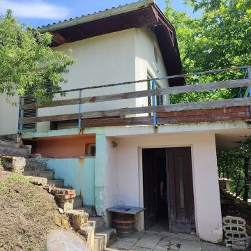 PRODAJE SE VIKENDICA SA VELIKIM ZEMLJIŠTEM U GRADIŠČAKU CIJENA A DOGOV