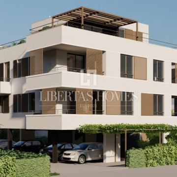 Na prodaju luksuzni duplex penthouse s pogledom na more – Kaštel Lukši