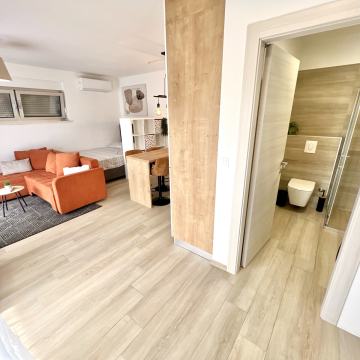 Na prodaju – Novouređena garsonjera s bazenom u Medulinu