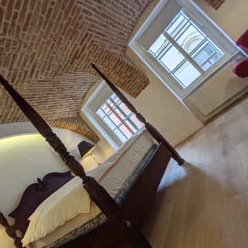 Authentic 2BR/2BA Condo Near St. Mark's Square