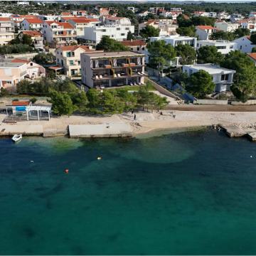 Prvi red do mora STAN SA, 123,53 m2, Brodarica