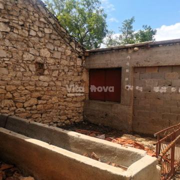 RAŠTANE GORNJE, STARINA NA ZEMLJIŠTU OD 1600 m2