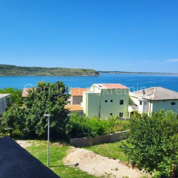 Ražanac, Rtina - 3 apartmana u kući s pogledom na more, 250 m od mora