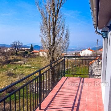 Renovirana kamena kuća, na prodaju