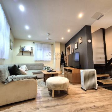 Renovirana kuća u centru: Slatine, 125.00 m2