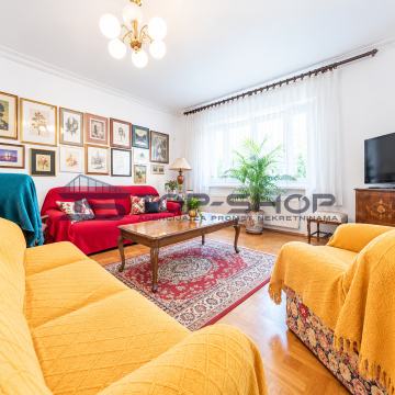 PRILIKA: Ribnjak, Prekrasan građanski stan s balkonom, 78m2
