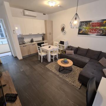 RIJEKA,STROGI CENTAR-prekrasan stan 40 m2 na prvom katu,EKSLUZIVA