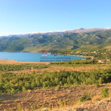 ROVANJSKA-Građevinsko zemljište 654m2