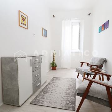 Rovinj, centar, svijetao i uredan stan na odličnoj poziciji