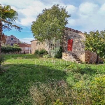 Rovinj, okolica, kameni kompleks s potencijalom