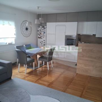 Rudeš-Trosobni stan 81,67 m2 s parkirnim mjestom i spremištem