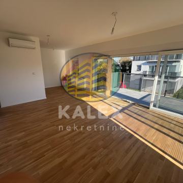 SAMOBOR - novoadaptiran 3s, NKP 72 m2