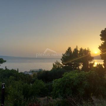 Samostojeća kamena kuća s pogledom na more: Omiš, Ravnice, 112 m2