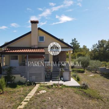 Samostojeća kuća blizu centra grada