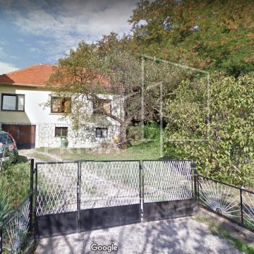 Prevoj, samostojeća kuća za renovaciju na parceli površine 1249 m2