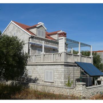 Samostojeća kuća sa šest apartmana, Lumbarda