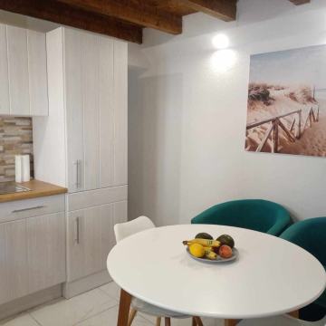 Samostojeća kuća u Solinu - renovirana, s projektom za terasu i dodatn