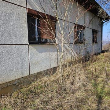 SAMOSTOJEĆA PRIZEMNICA SA 8000m2 ZEMLJIŠTA!