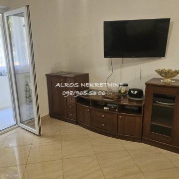 ŠARMANTAN STAN U SUPETRU - MEDITERANSKA OAZA NADOMAK MORA
