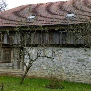 Sela Bosiljevska, kuća 200 m2 +gospodarska zgrada